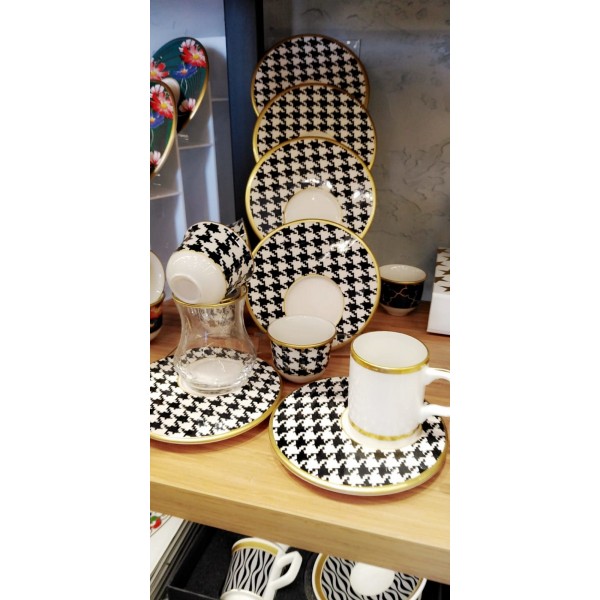 A set of tea sets with dish with Arabic coffee cups
Consists of 18 pieces